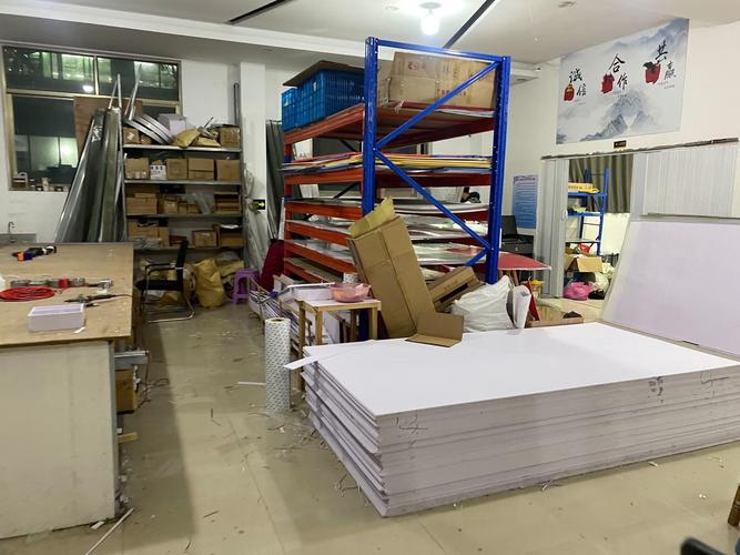 1楼地图查看关注进旺铺扫码联系工厂展厅公司主要经营产品有耳环饰品